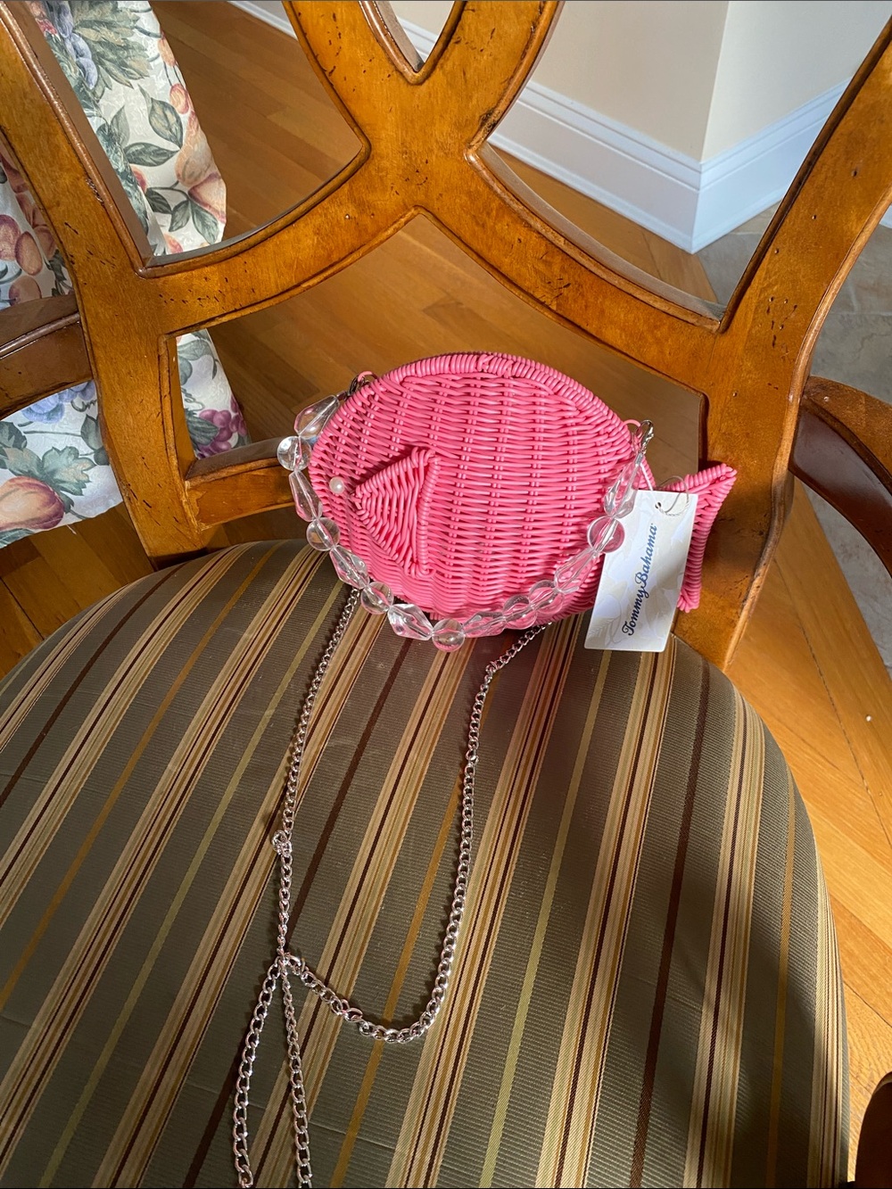 NWT Tommy Bahama Pink Woven Round Crossbody with Beaded Handle and chain